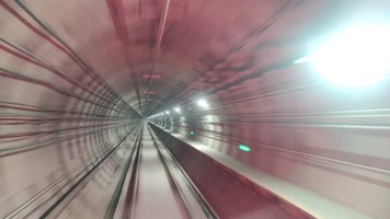 唯美城市地铁高铁动车列车交通隧道穿梭行驶