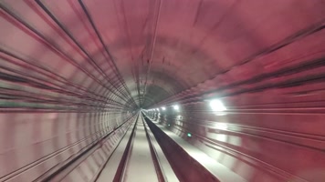 唯美城市地铁高铁动车列车交通隧道穿梭行驶