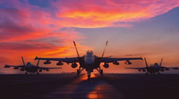 4k战斗机起飞降落夕阳唯美创意素材