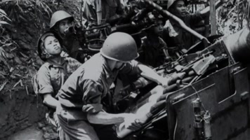 抗美援越防空部队高射炮击落美军战斗机