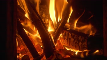 木炭燃烧火焰篝火升格慢动作