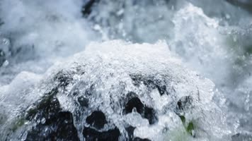 山泉泉水溪流溪水水源水花山间流水