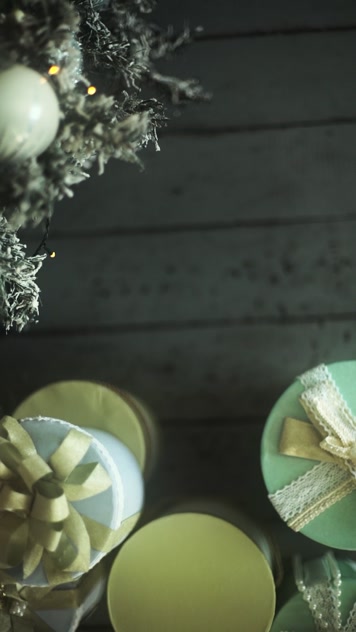 圣诞节实木桌面背景礼物摆放