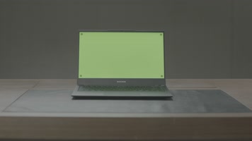 多角度运镜笔记本电脑绿幕