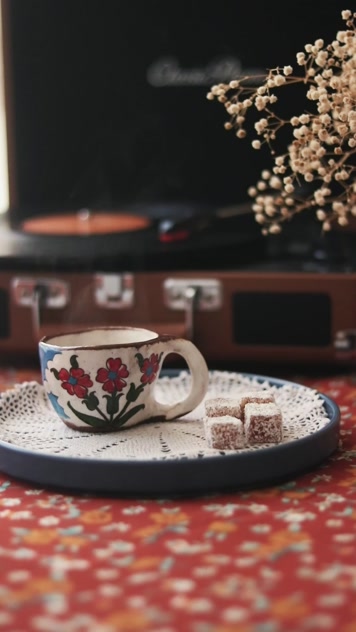 热气腾腾的咖啡陶瓷杯咖啡杯复古悠闲