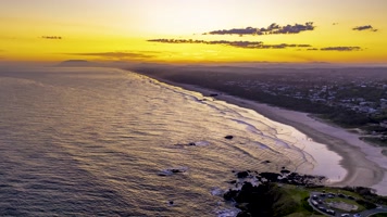澳洲新南威尔士州海岸线迷人晚霞