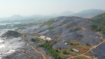 光伏 太阳能 太阳能发电场 新能源 清洁能源