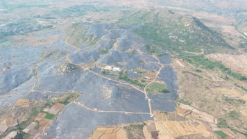 光伏 太阳能 太阳能发电场 新能源 清洁能源