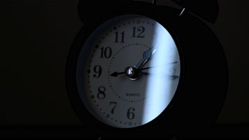 时钟转动时间流逝