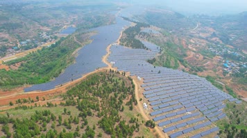 光伏 太阳能 太阳能发电场 新能源 清洁能源