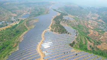 光伏 太阳能 太阳能发电场 新能源 清洁能源