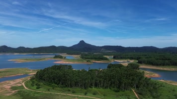 航拍海南松涛水库风光
