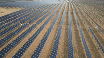 光伏基地沙漠太阳能基地-5光伏太阳能   沙漠太阳能  太阳能光伏板