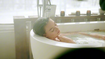 美女沐浴洗澡出浴优雅生活