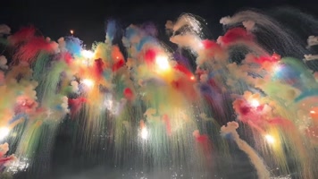 烟花雨 放焰火 烟花 庆祝 夜晚 放烟花 节日